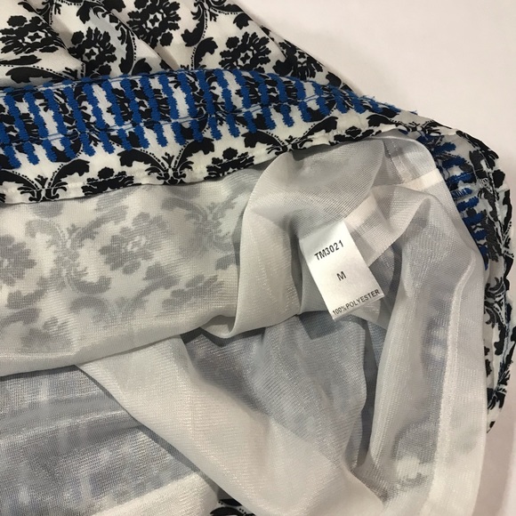 THML Medium Short Sleeve Embroidered Babydoll Dress White Blue Multi - Picture 7 of 8